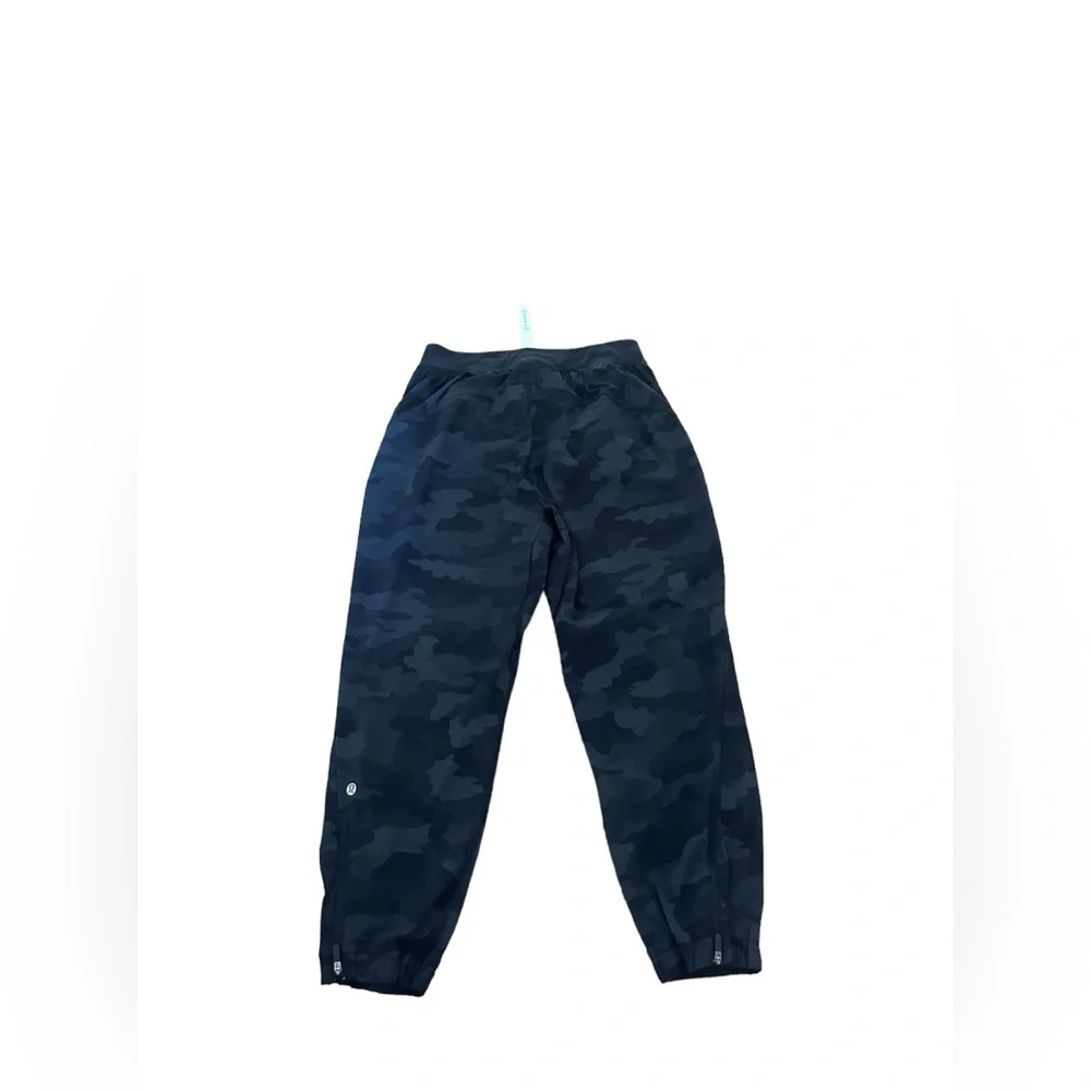 Lululemon size 6 joggers‎